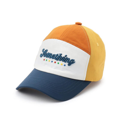 ロゴ刺しゅうキャップ