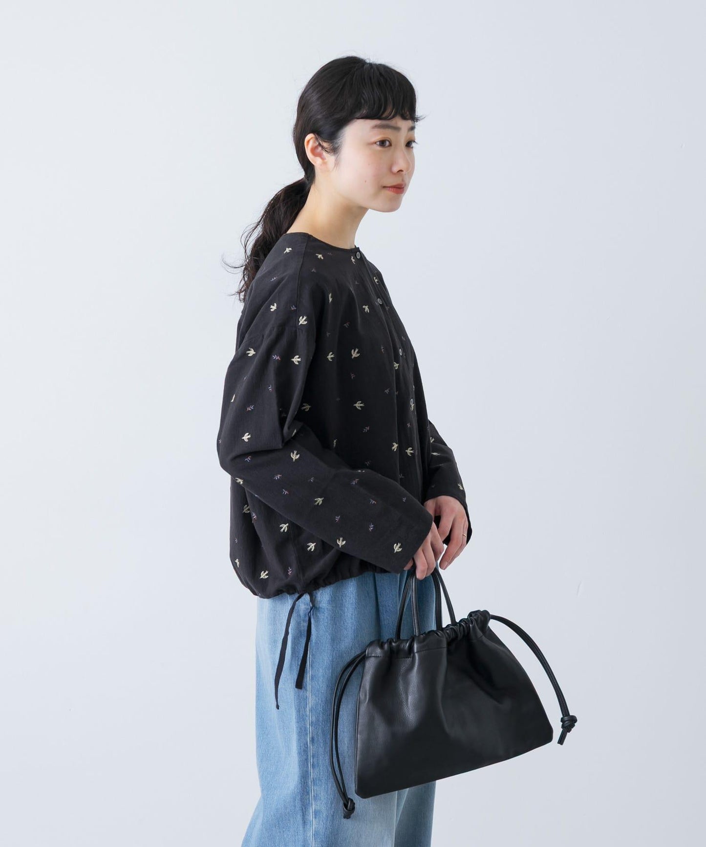 燕子刺繡襯衫