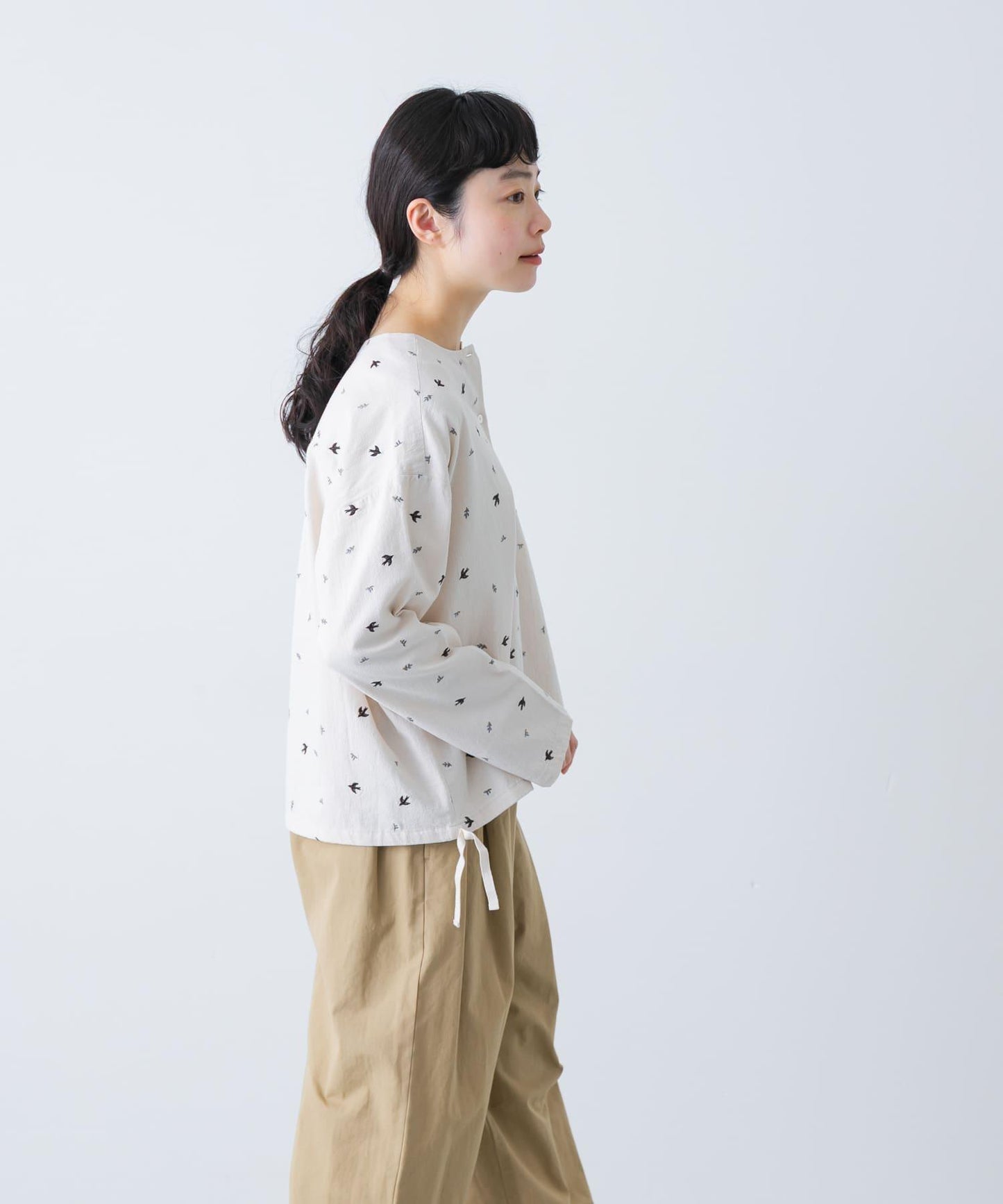 燕子刺繡襯衫