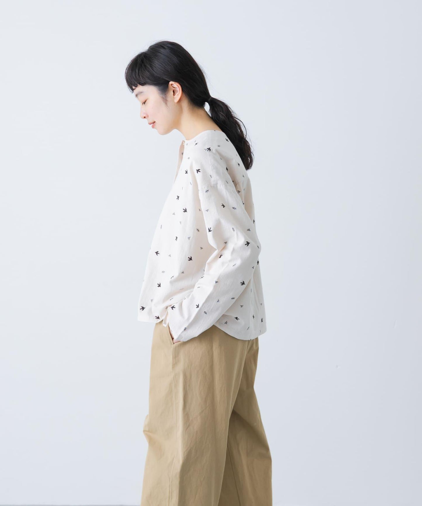 燕子刺繡襯衫