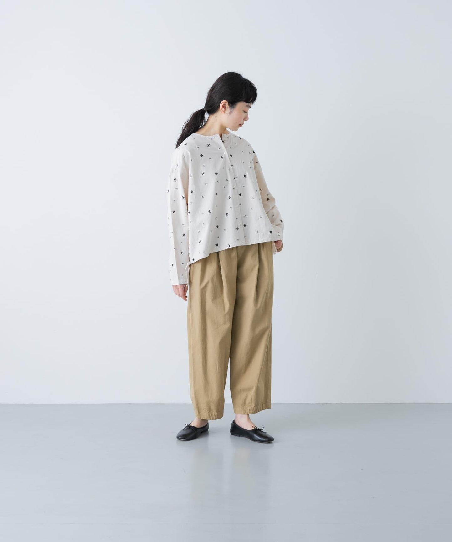 燕子刺繡襯衫