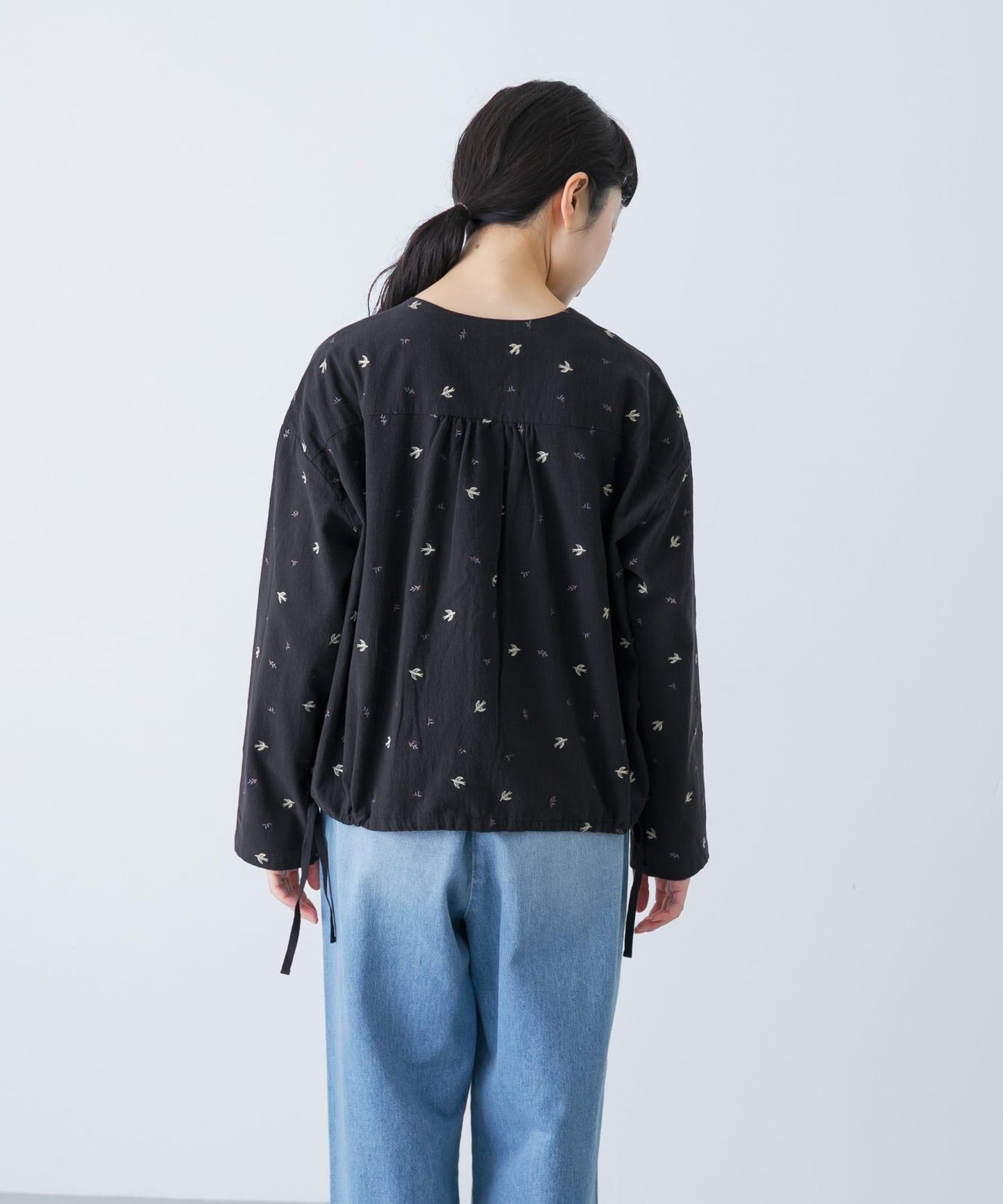 燕子刺繡襯衫