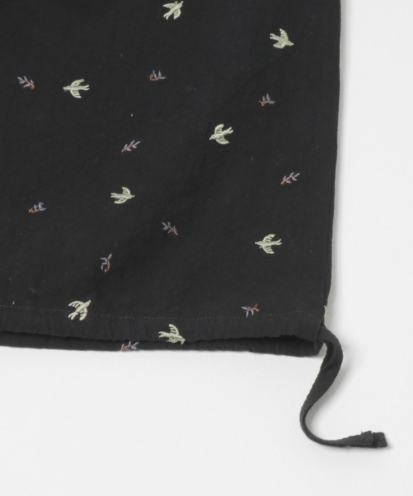 燕子刺繡襯衫