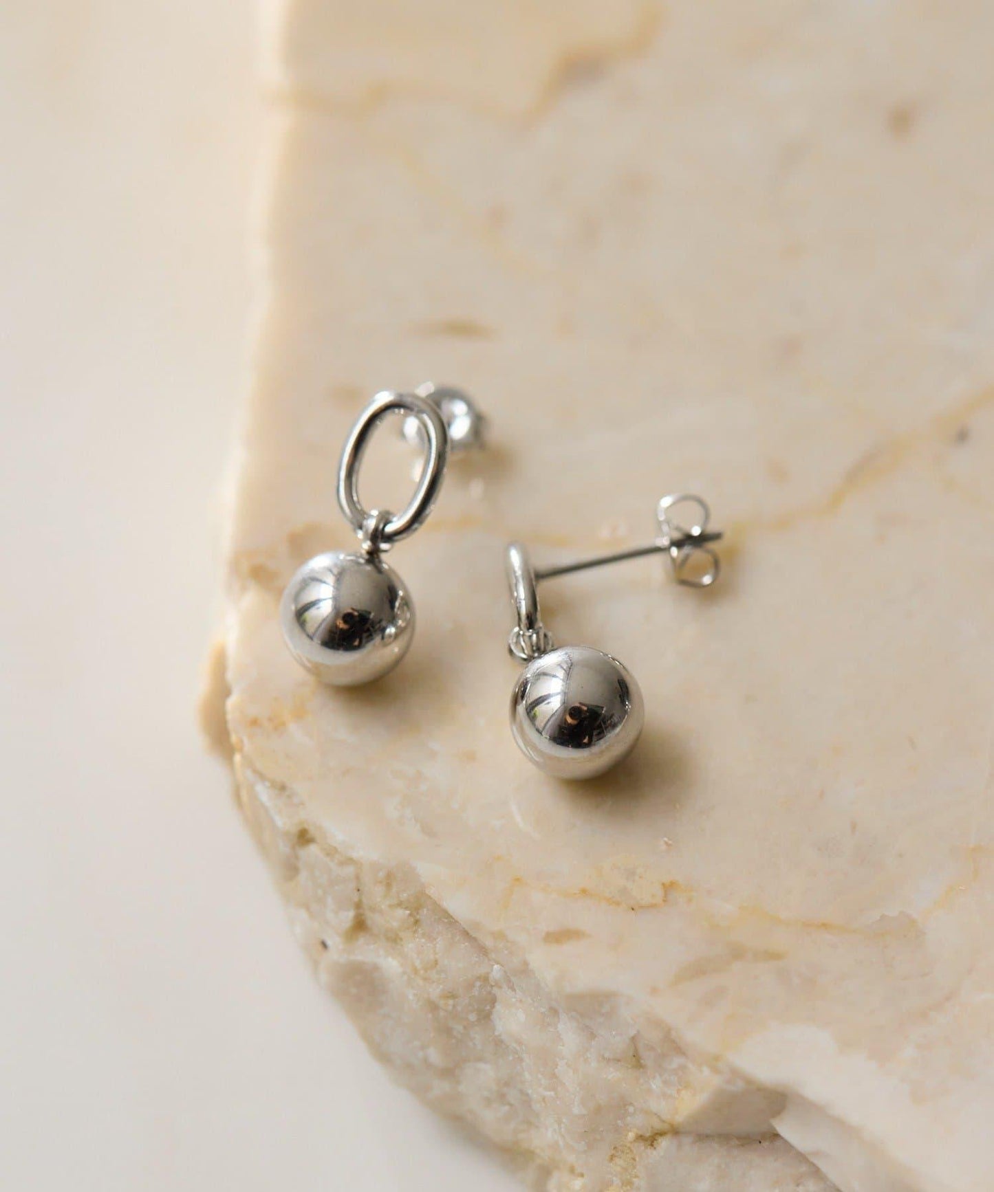 金屬過敏友好 不鏽鋼 圈環×圓珠設計 耳釘