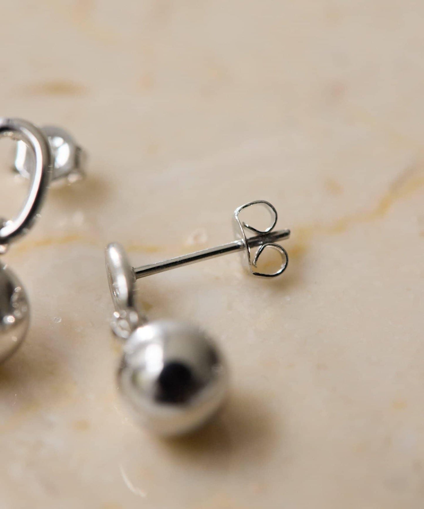 金屬過敏友好 不鏽鋼 圈環×圓珠設計 耳釘