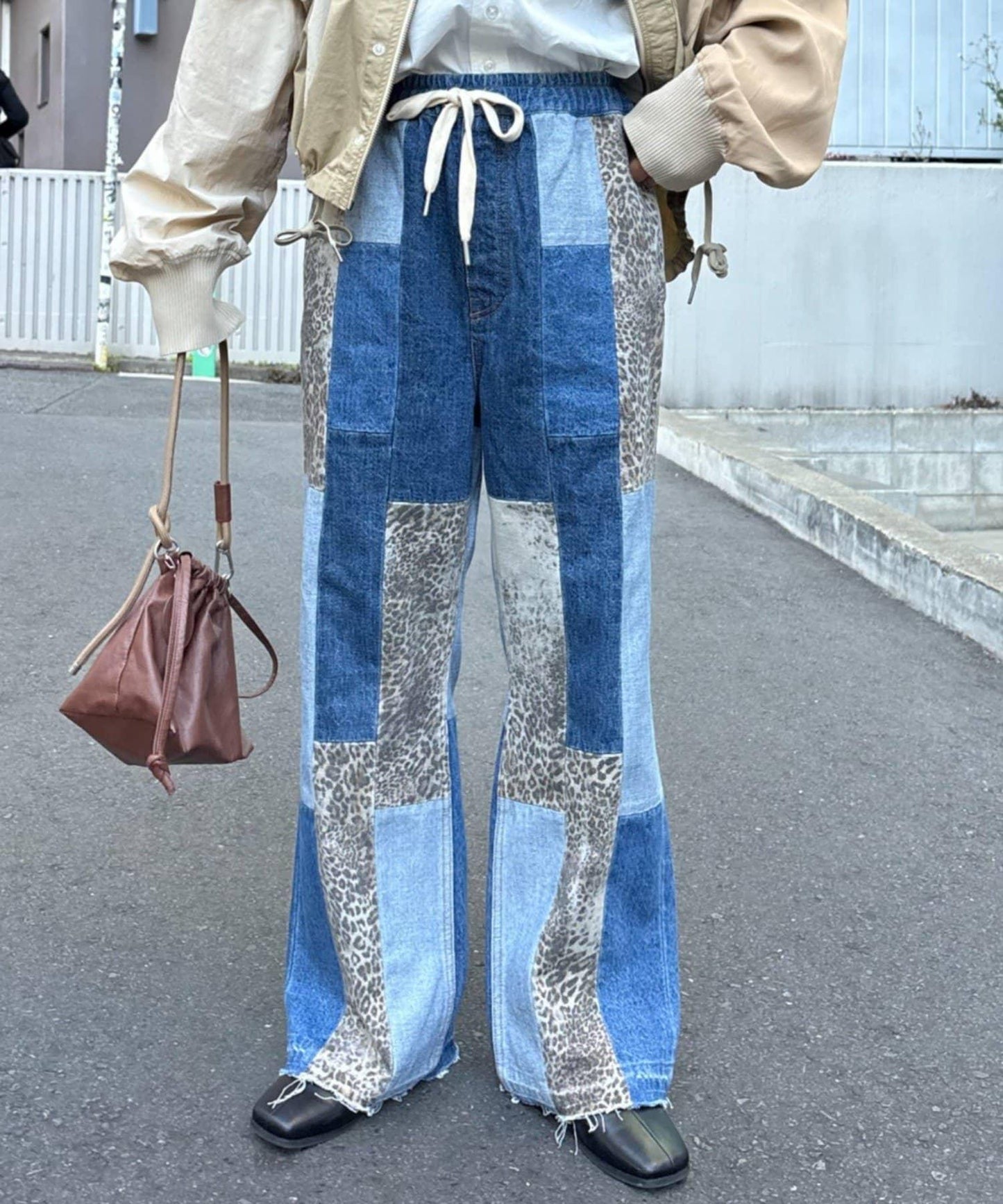 牛仔拼接喇叭褲（展示會）
