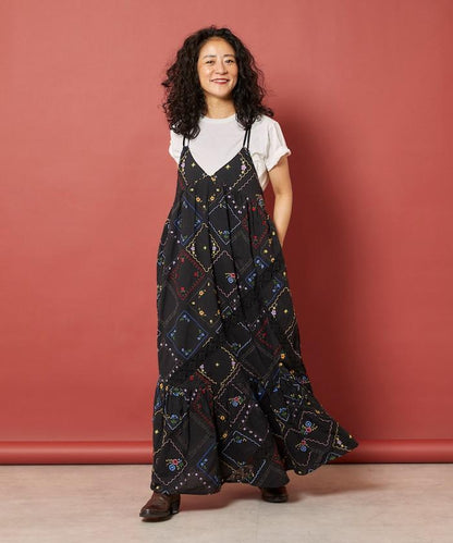花朵手帕刺繡 吊帶 連衣裙