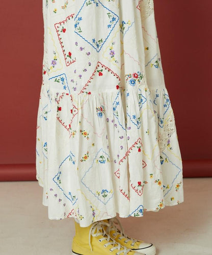 花朵手帕刺繡 吊帶 連衣裙