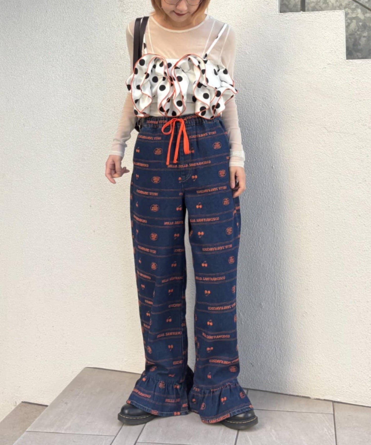 HELLO.SANFRANCISCO/ハローサンフランシスコ 褲腳荷葉邊滿版刺繡寬鬆牛仔褲