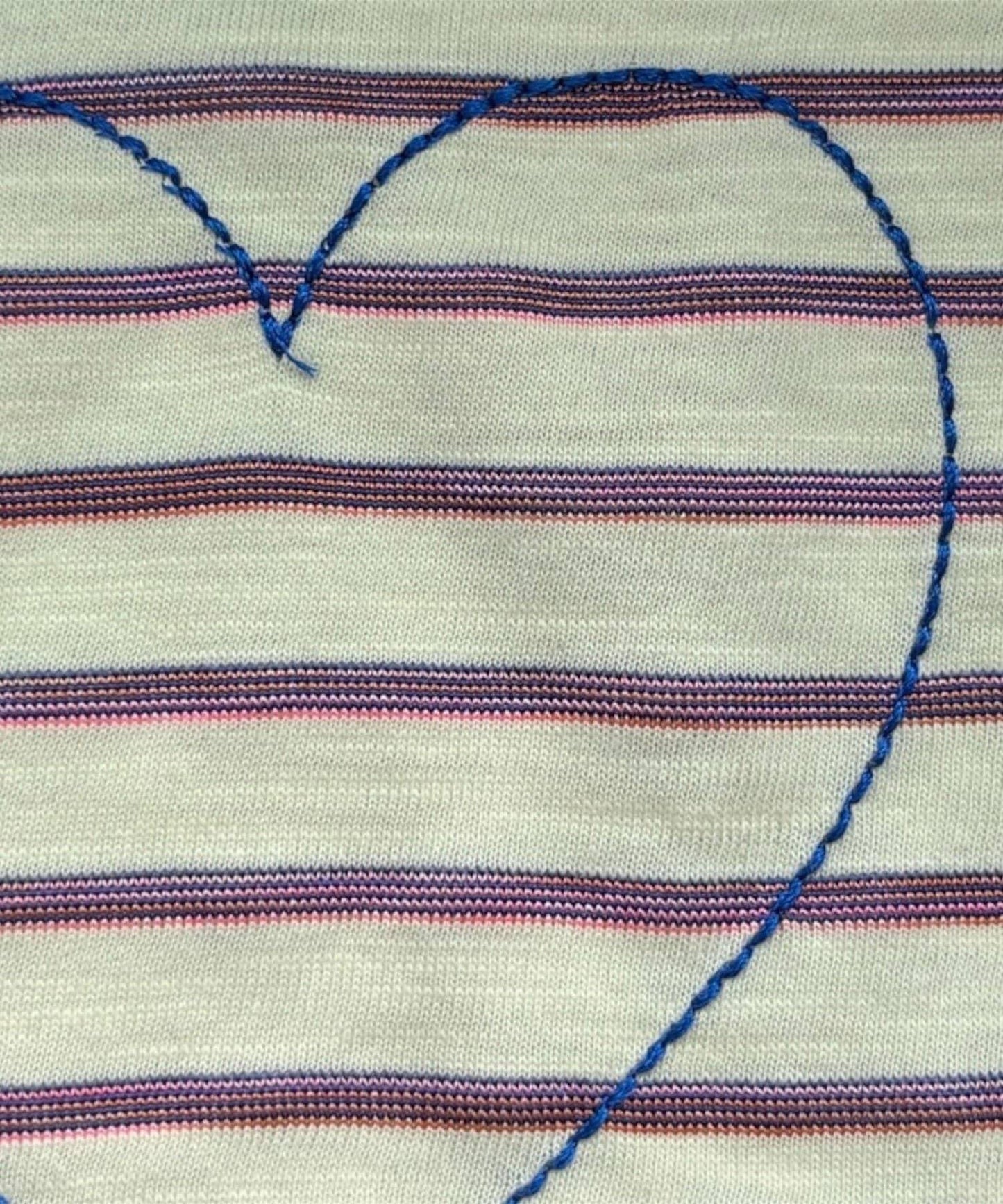 條紋心形刺繡寬鬆長袖T恤（新款）