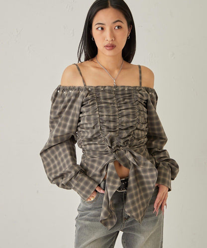 不對稱下襬 抽褶 一字肩 ASYM HEM GATHER OFF-SHOULDER BLOUSE 上衣