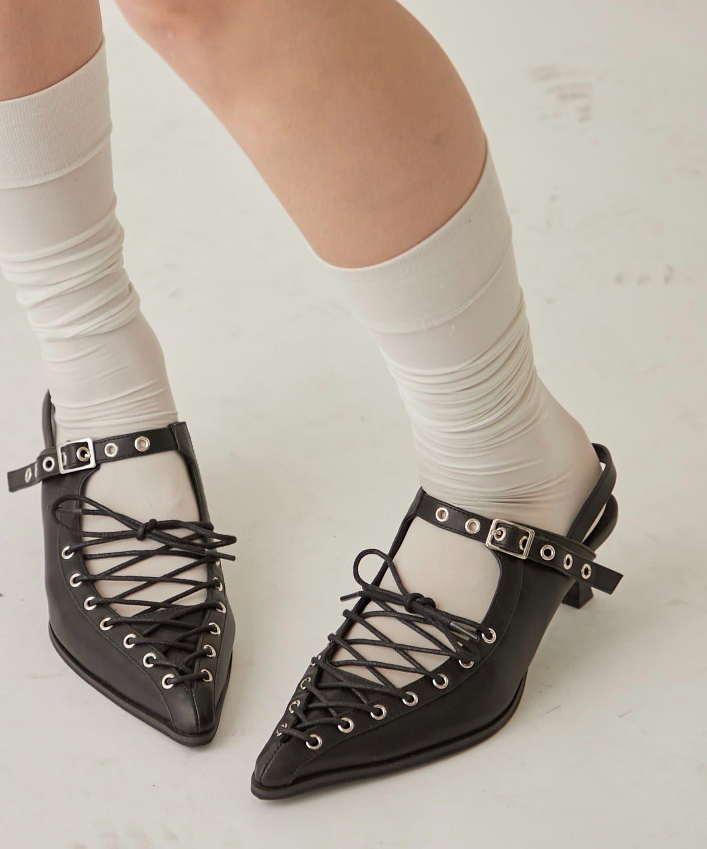 LACE-UP EYELET MULES 穆勒鞋