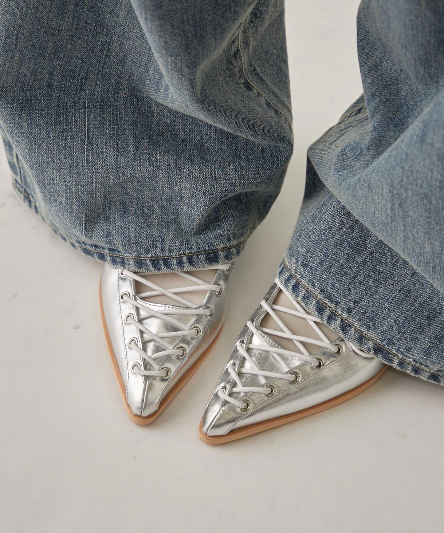 LACE-UP EYELET MULES 穆勒鞋