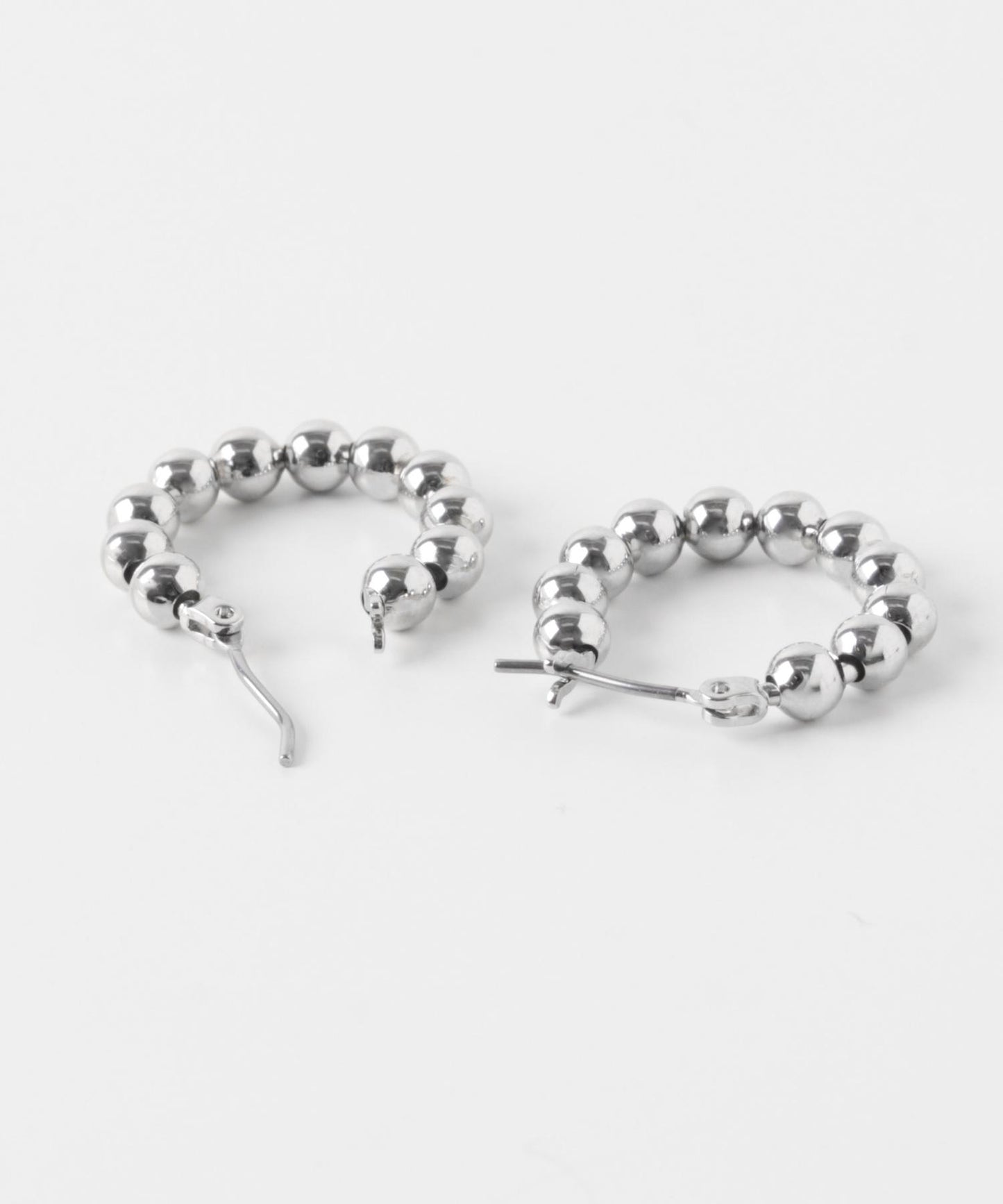 金屬圓珠圈式耳環