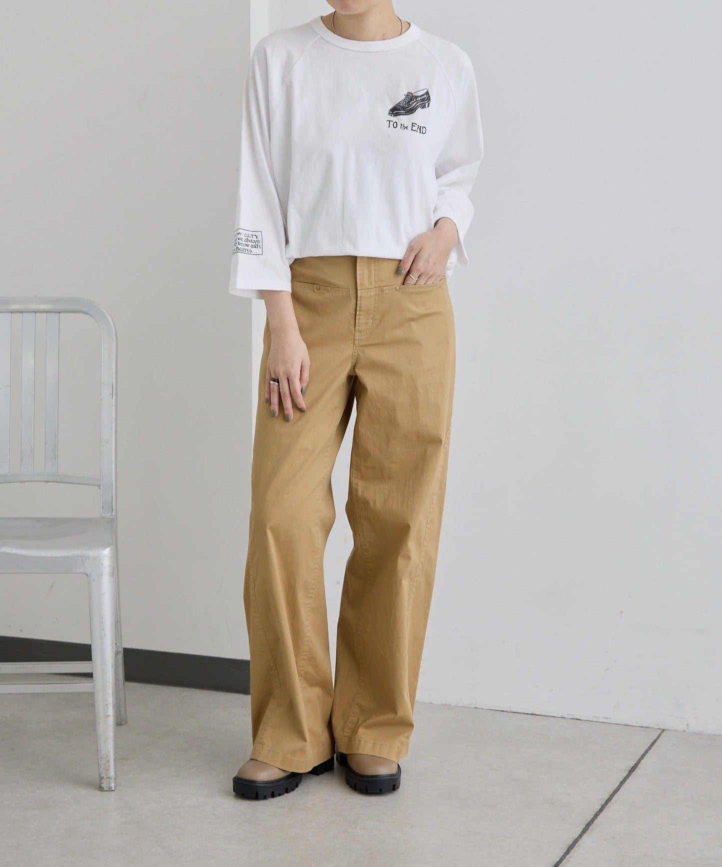 修飾腿部 寬鬆闊腿 拼接 後腰鬆緊設計 褲子