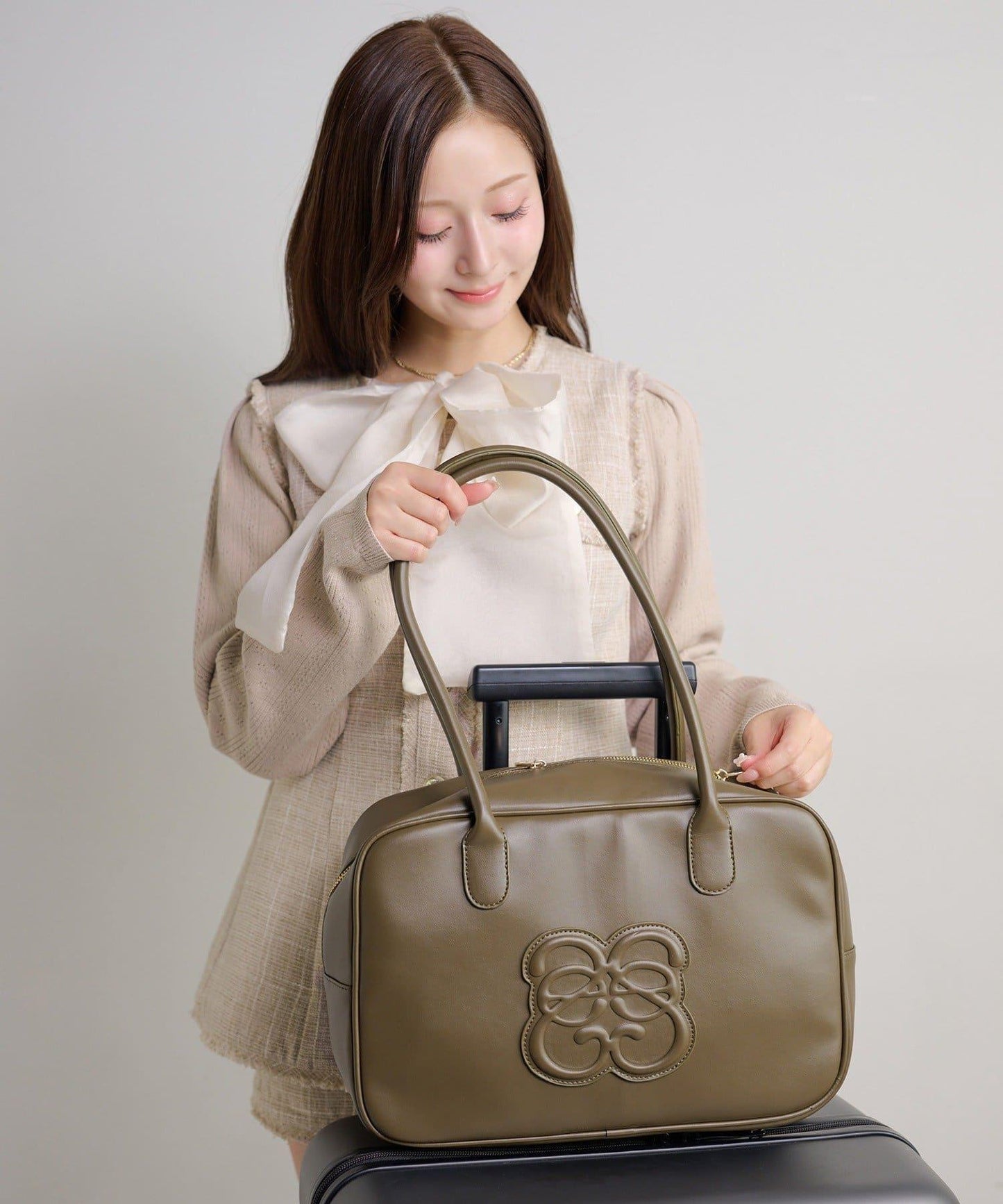 Carry-on 壓紋Logo 包