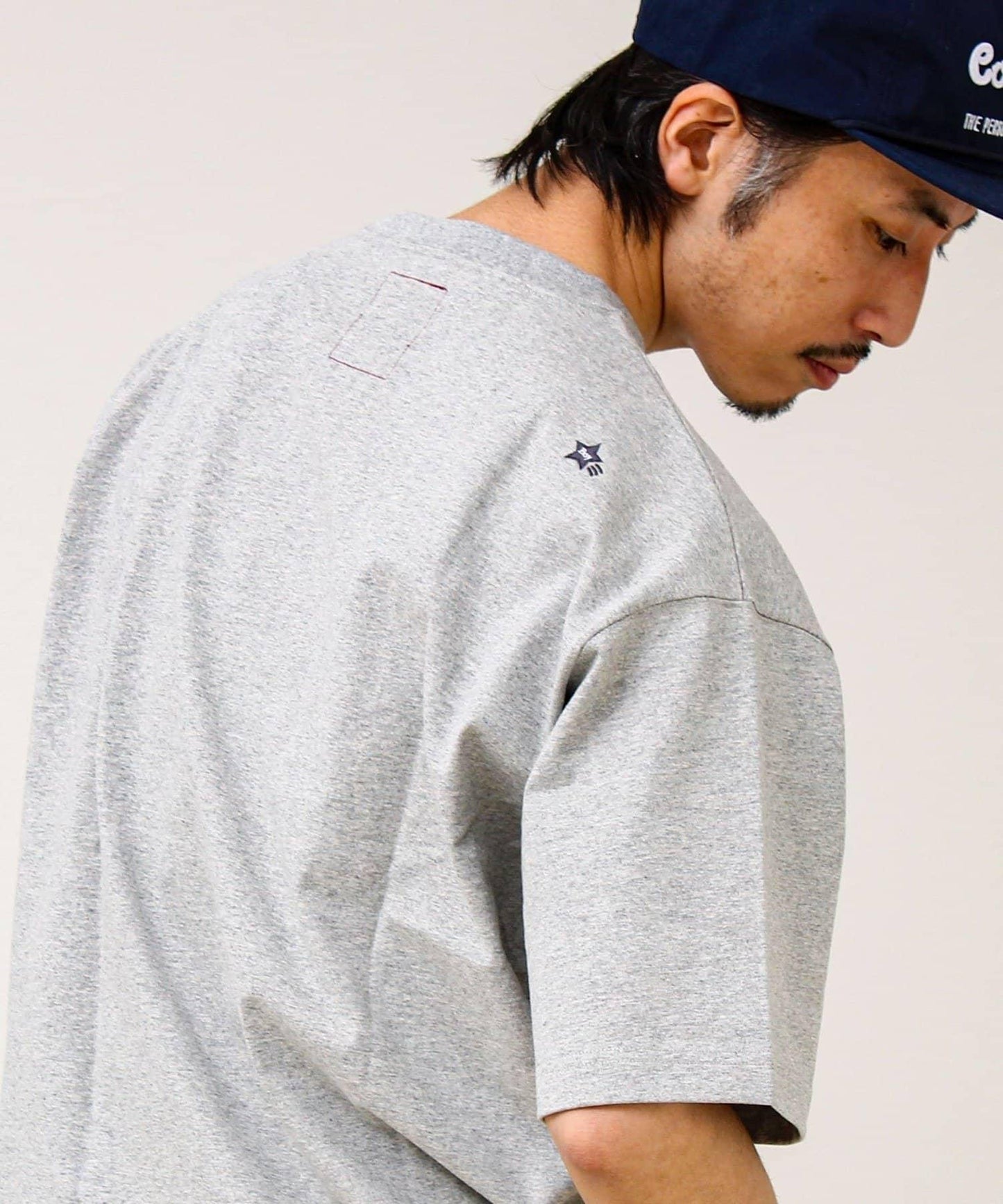 BOY刺繡 內側漸變 單點設計 短袖T恤