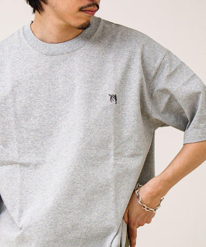 BOY刺繡 內側漸變 單點設計 短袖T恤