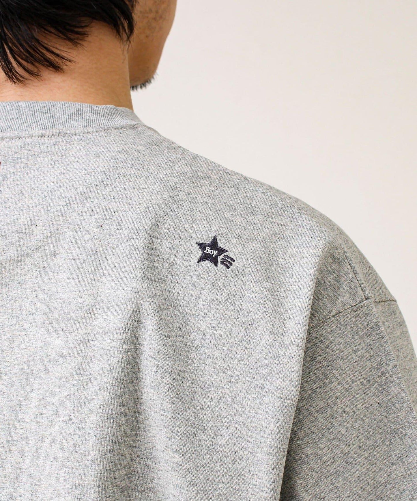 BOY刺繡 內側漸變 單點設計 短袖T恤