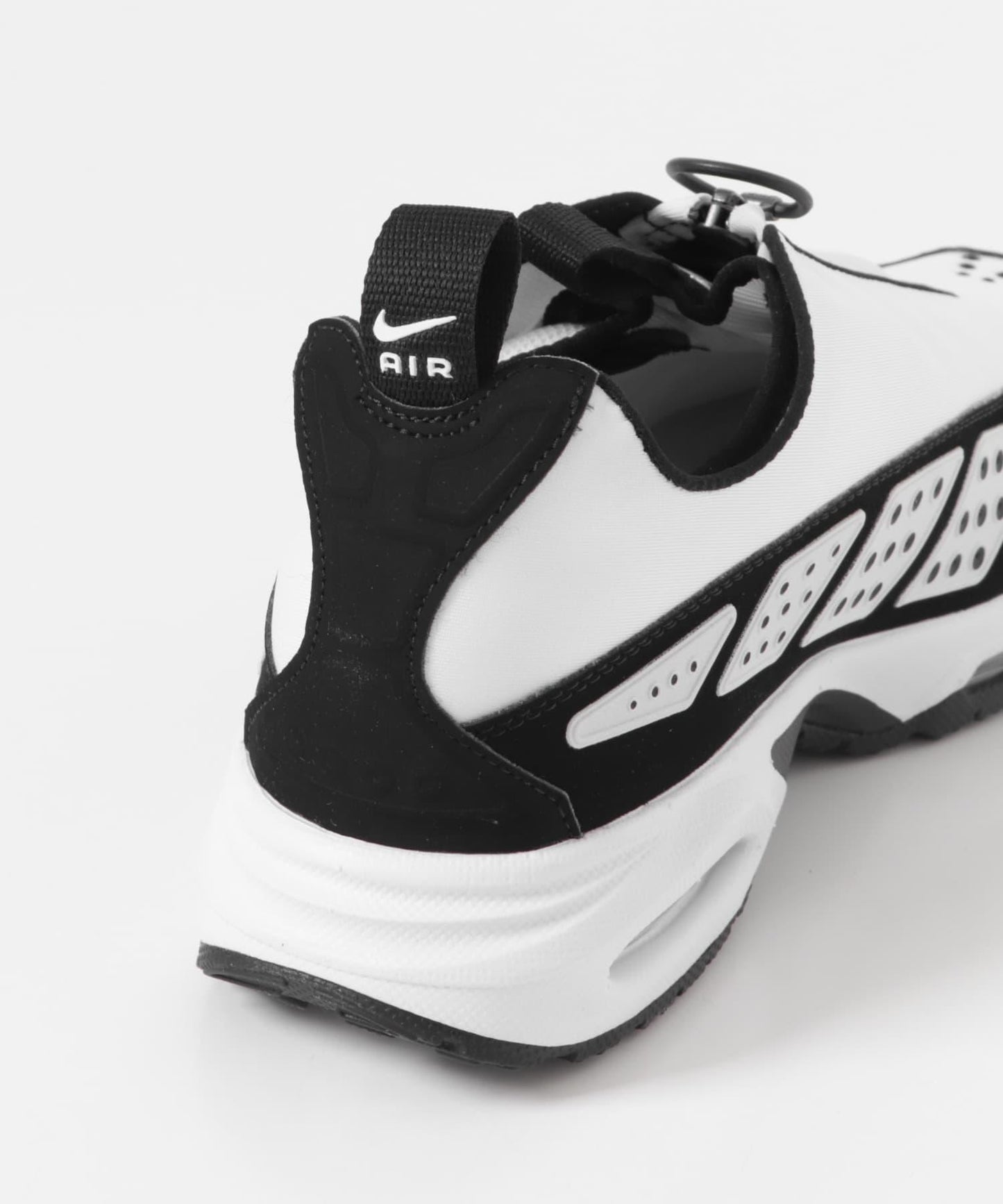 NIKE エア マックス SNDR