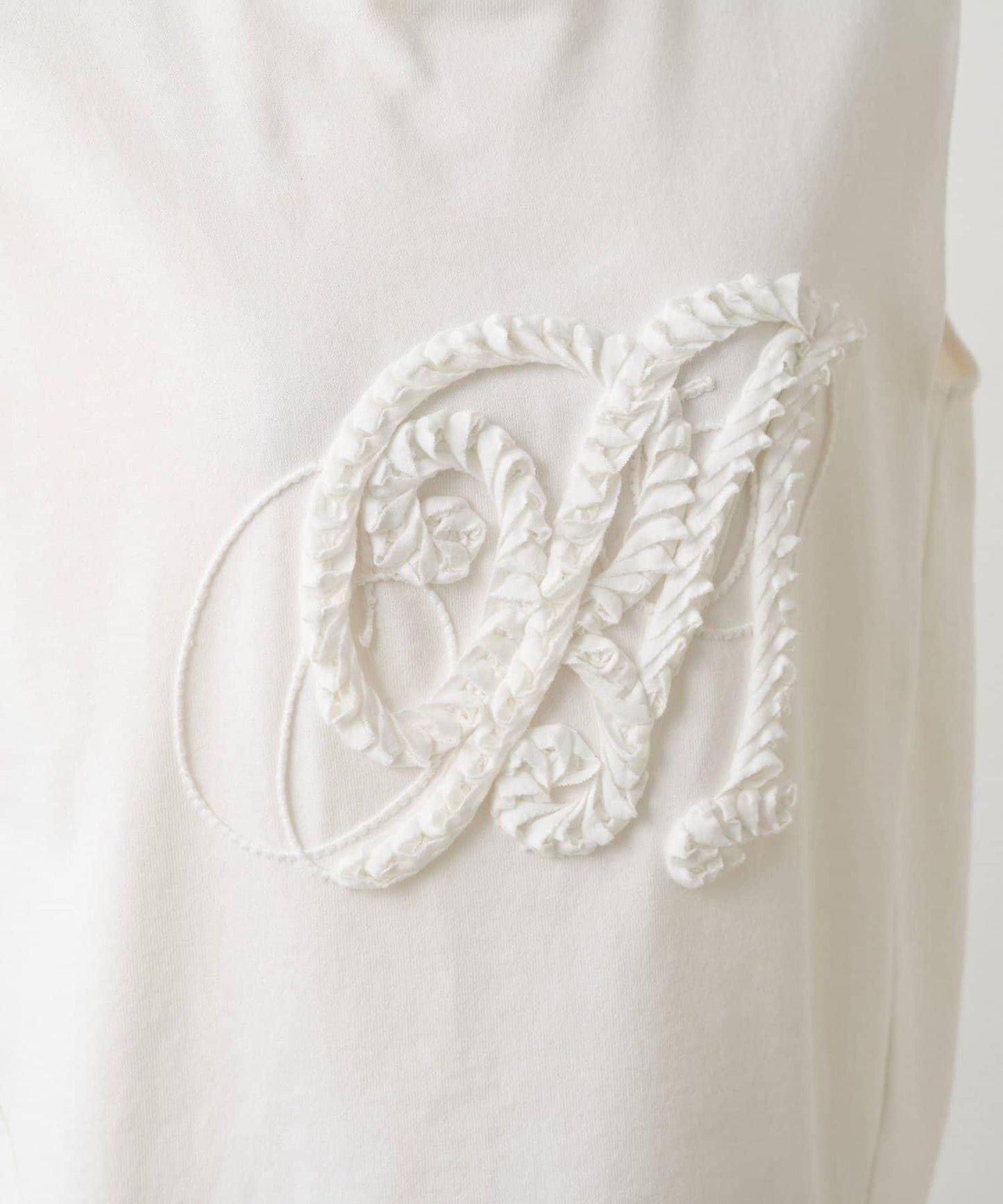 BA刺繡設計休閒上衣