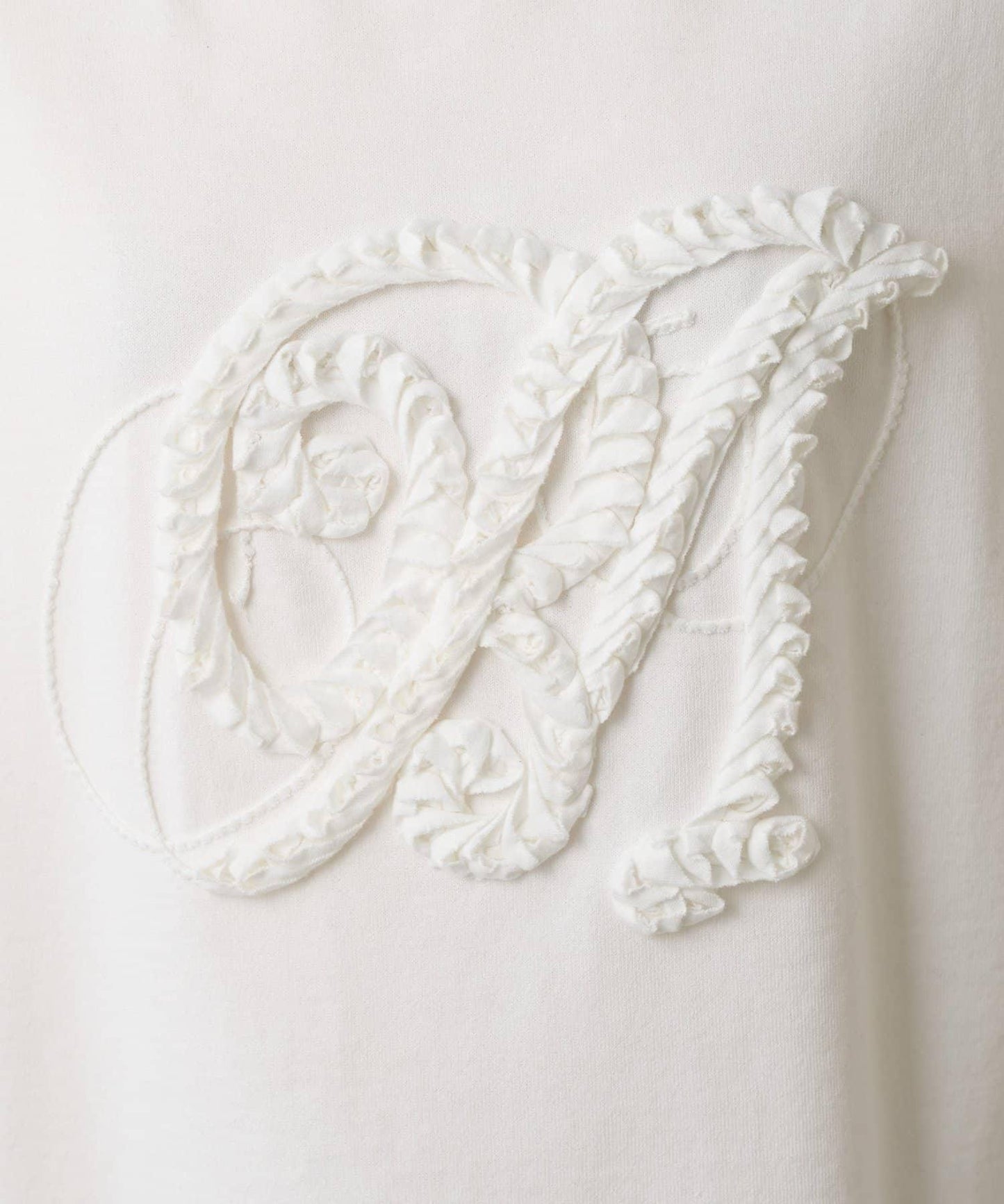 BA刺繡設計休閒上衣