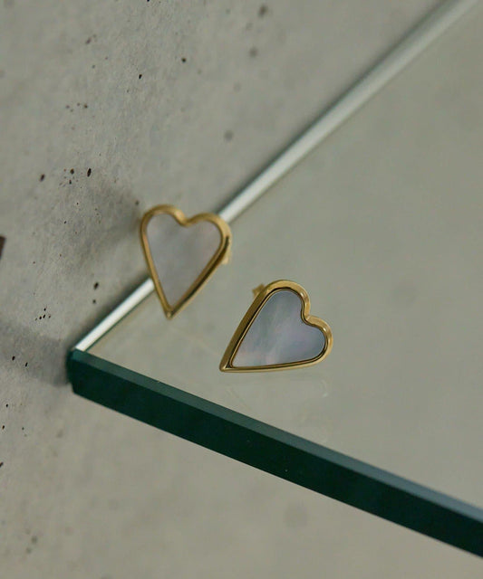 《金屬アレルギー対応/ステンレス》 平面色愛心 耳釘