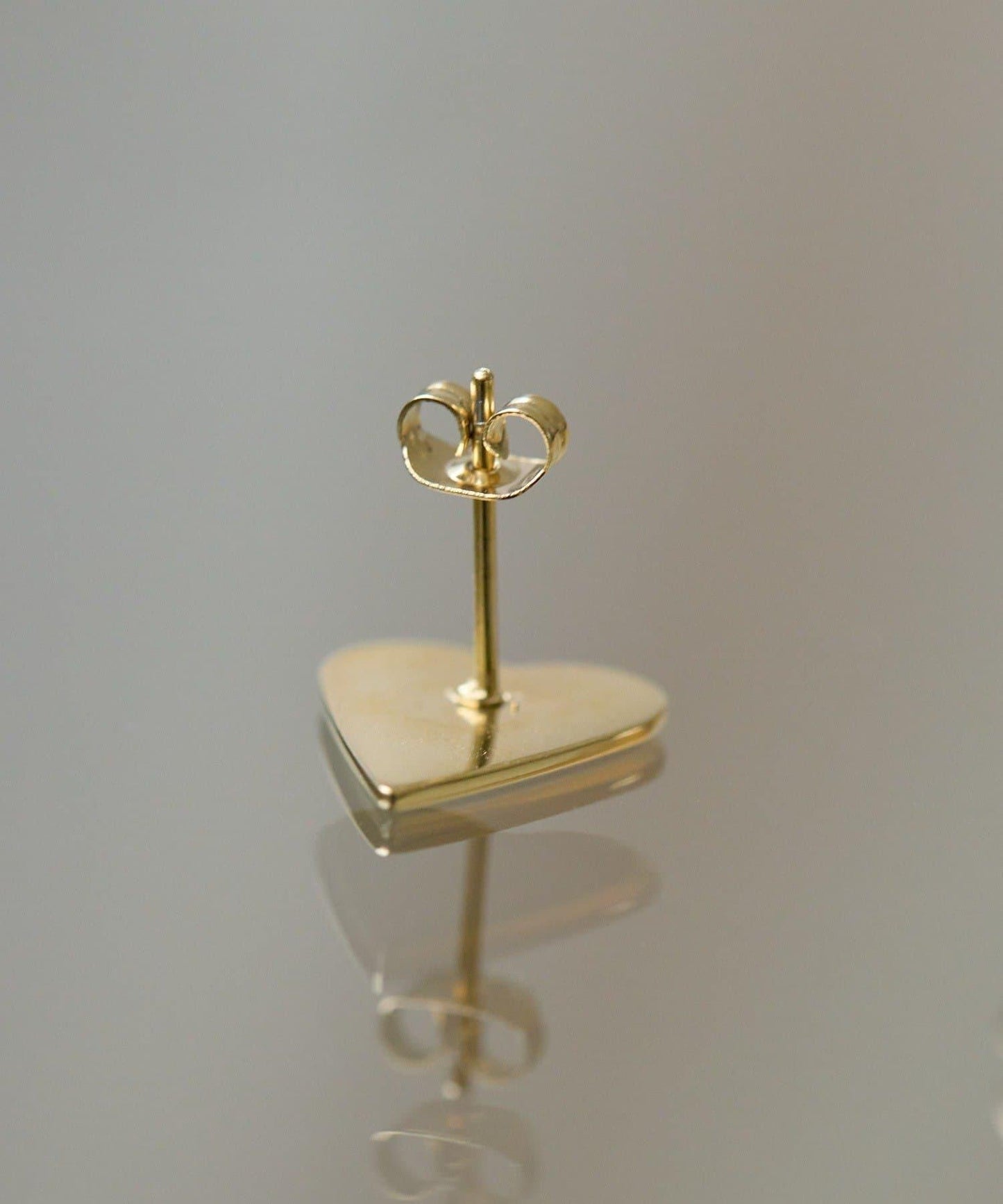 《金屬アレルギー対応/ステンレス》 平面色愛心 耳釘