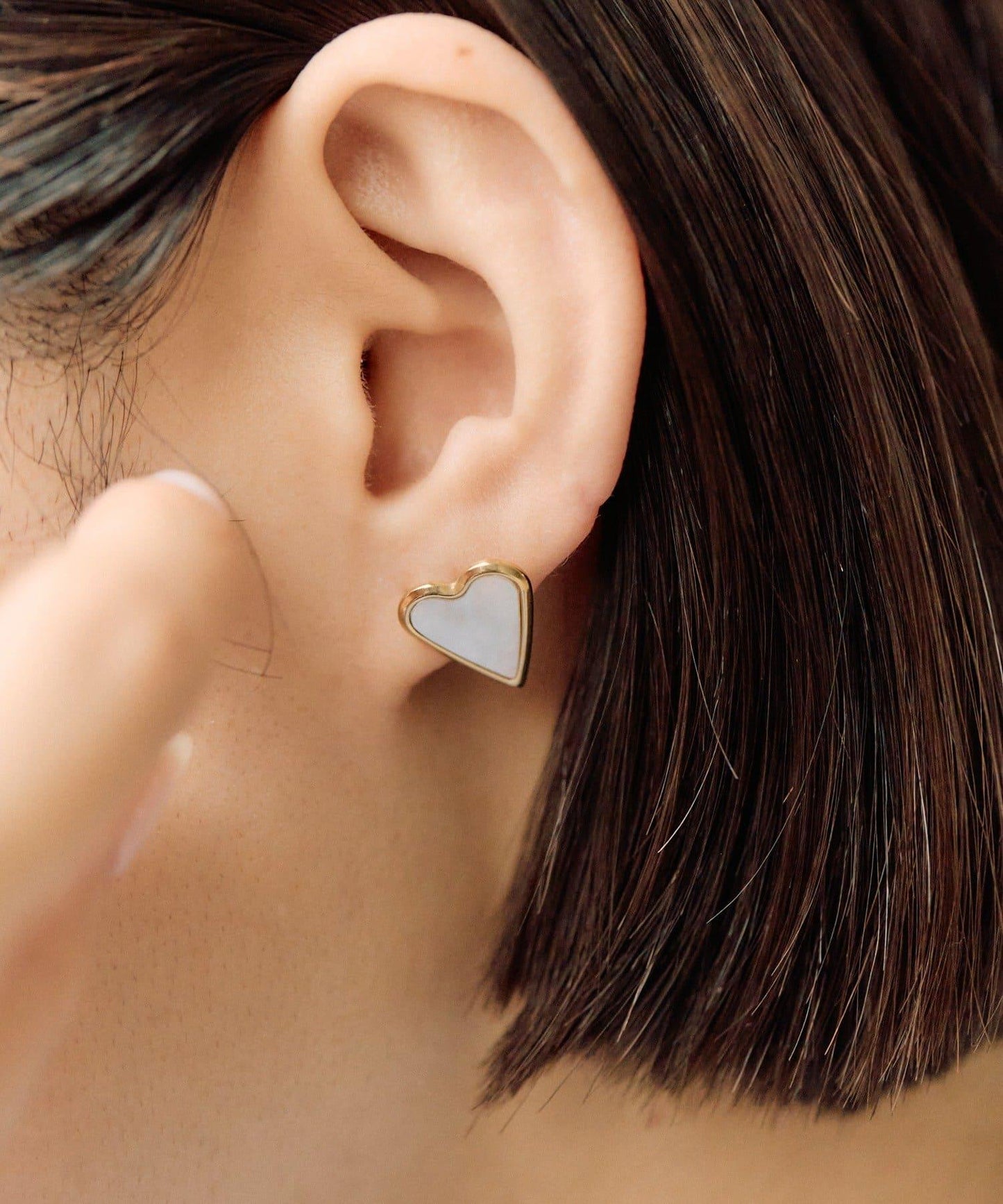 《金屬アレルギー対応/ステンレス》 平面色愛心 耳釘