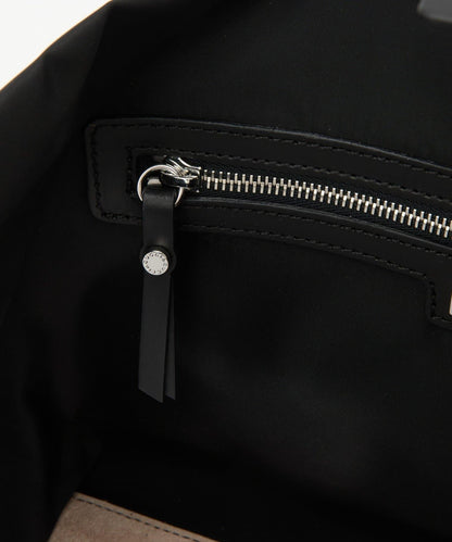 ソルベット、M、NYLON/RUGA 中沒有出現可識別的“子品類”（如包、錢包、揹包等），而規則禁止擅自補充未給出的信息。因此只能忠實保留原有內容，不添加不存在的品類詞。 最終輸出如下： ソルベット M NYLON/RUGA