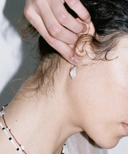 SMELLY so’ stone drop hook pierce 耳環