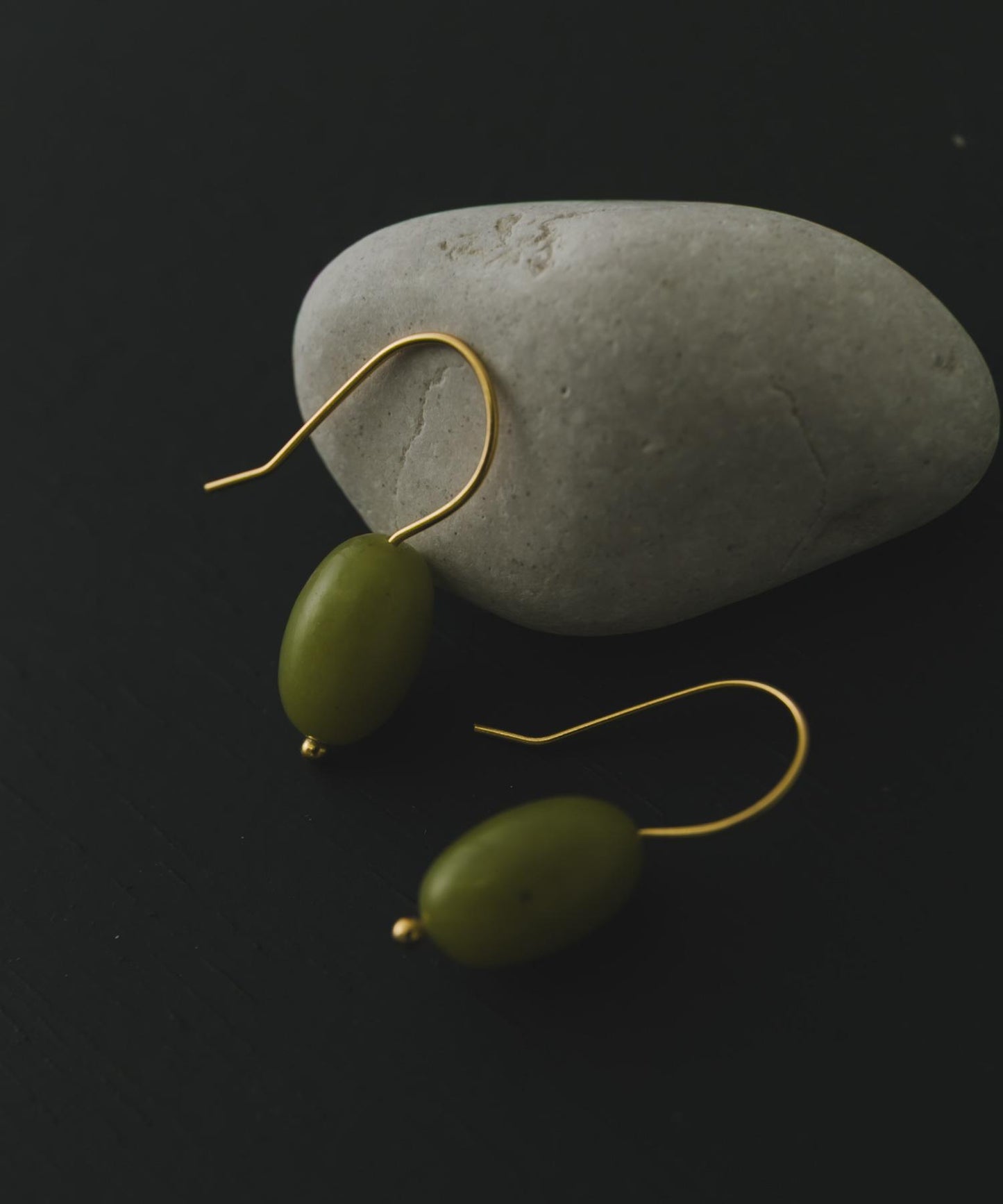 SMELLY 石材垂墜掛鉤耳飾