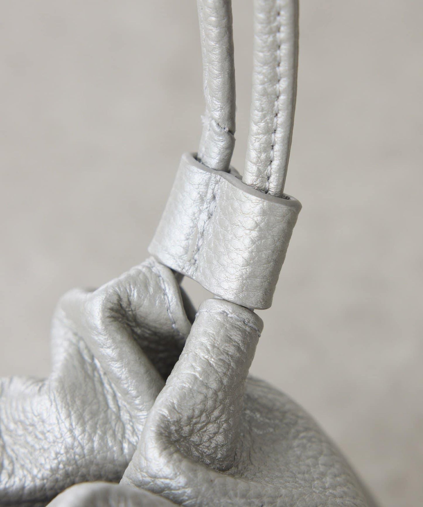 PAPILLONNER 荔枝紋皮革肩揹包
