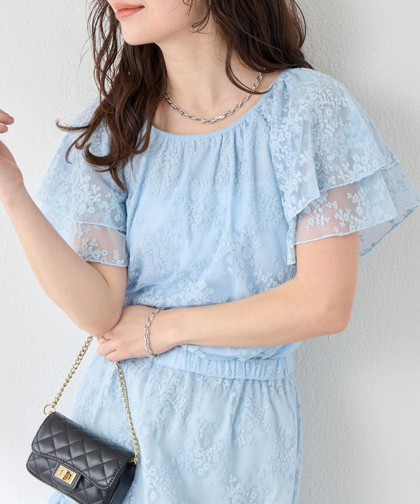 La boutique BonBon 網紗刺繡 荷葉袖 襯衫
