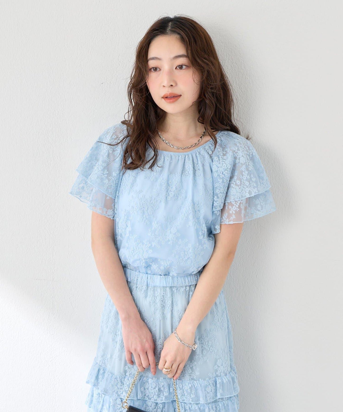 La boutique BonBon 網紗刺繡 荷葉袖 襯衫