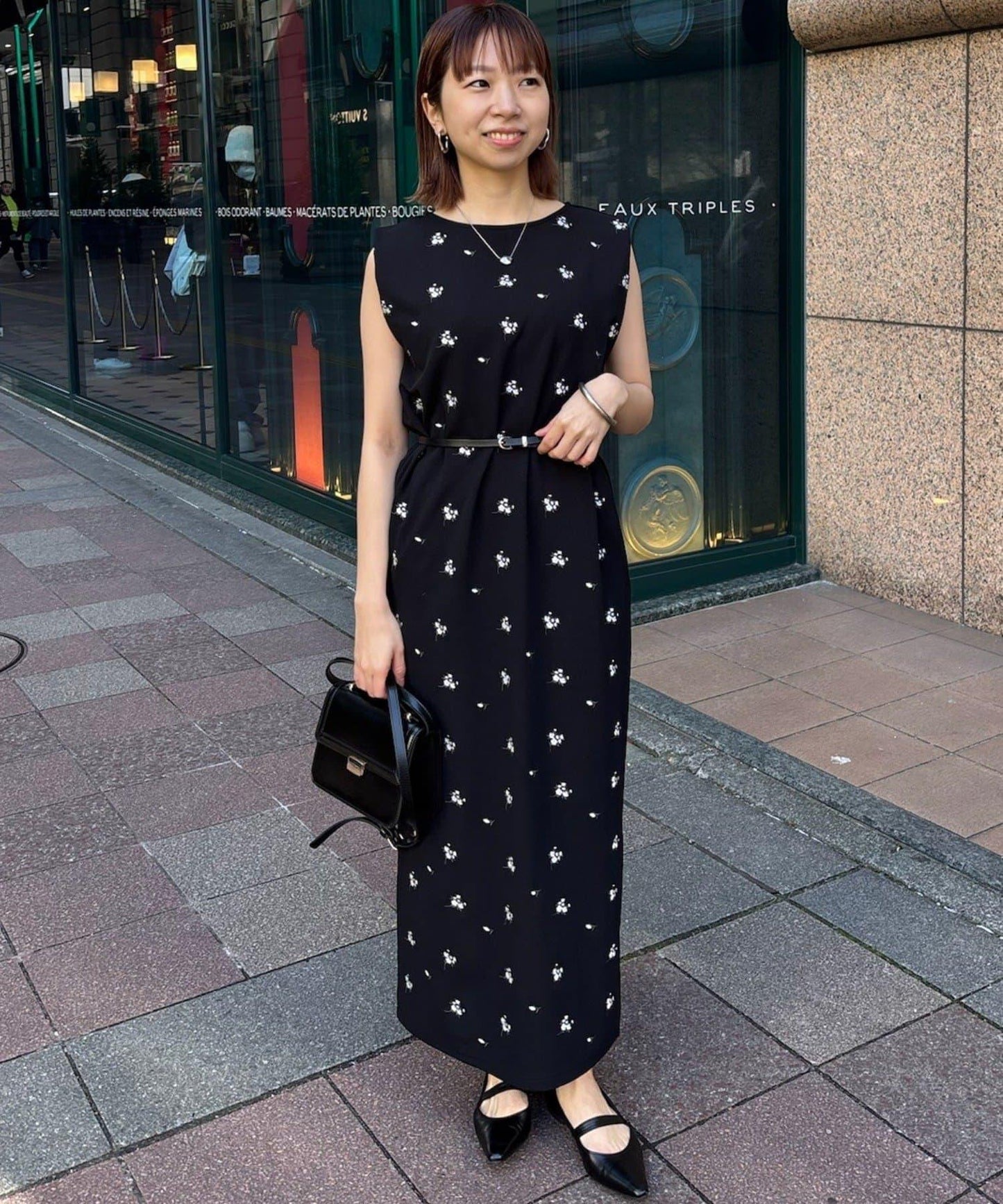 肩褶刺繡連衣裙