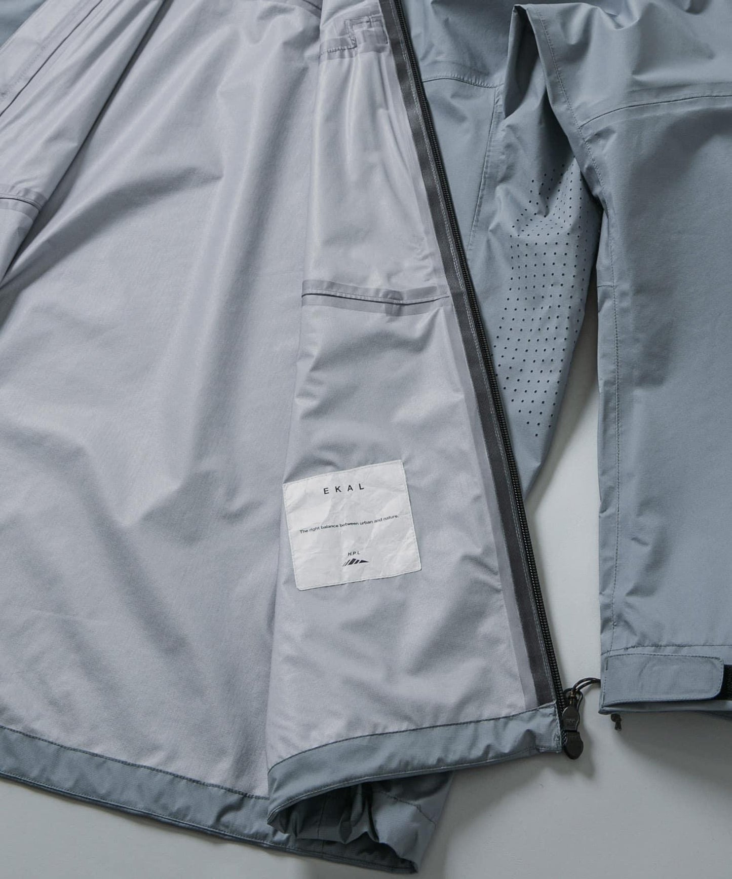 HIKE SHELL JACKET