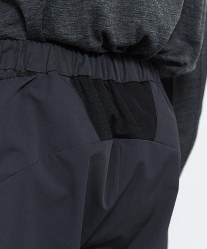 HIKE SHORTS 休閒短褲