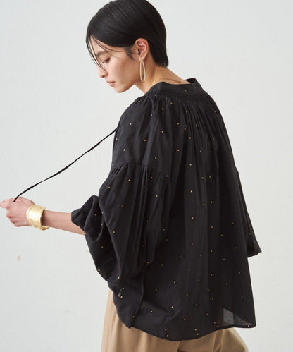 INDIA 開領刺繡襯衫