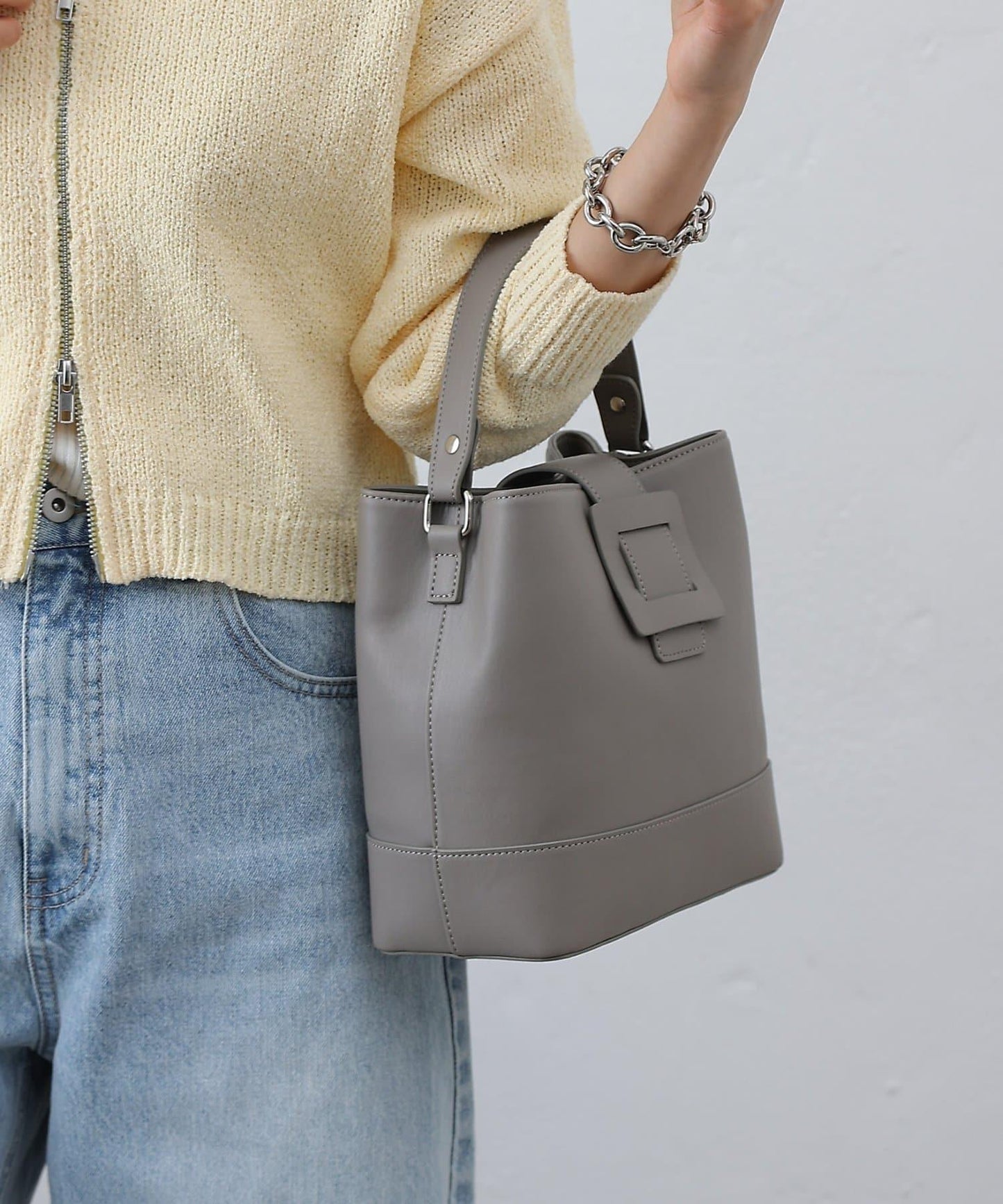 皮帶翻蓋設計水桶包