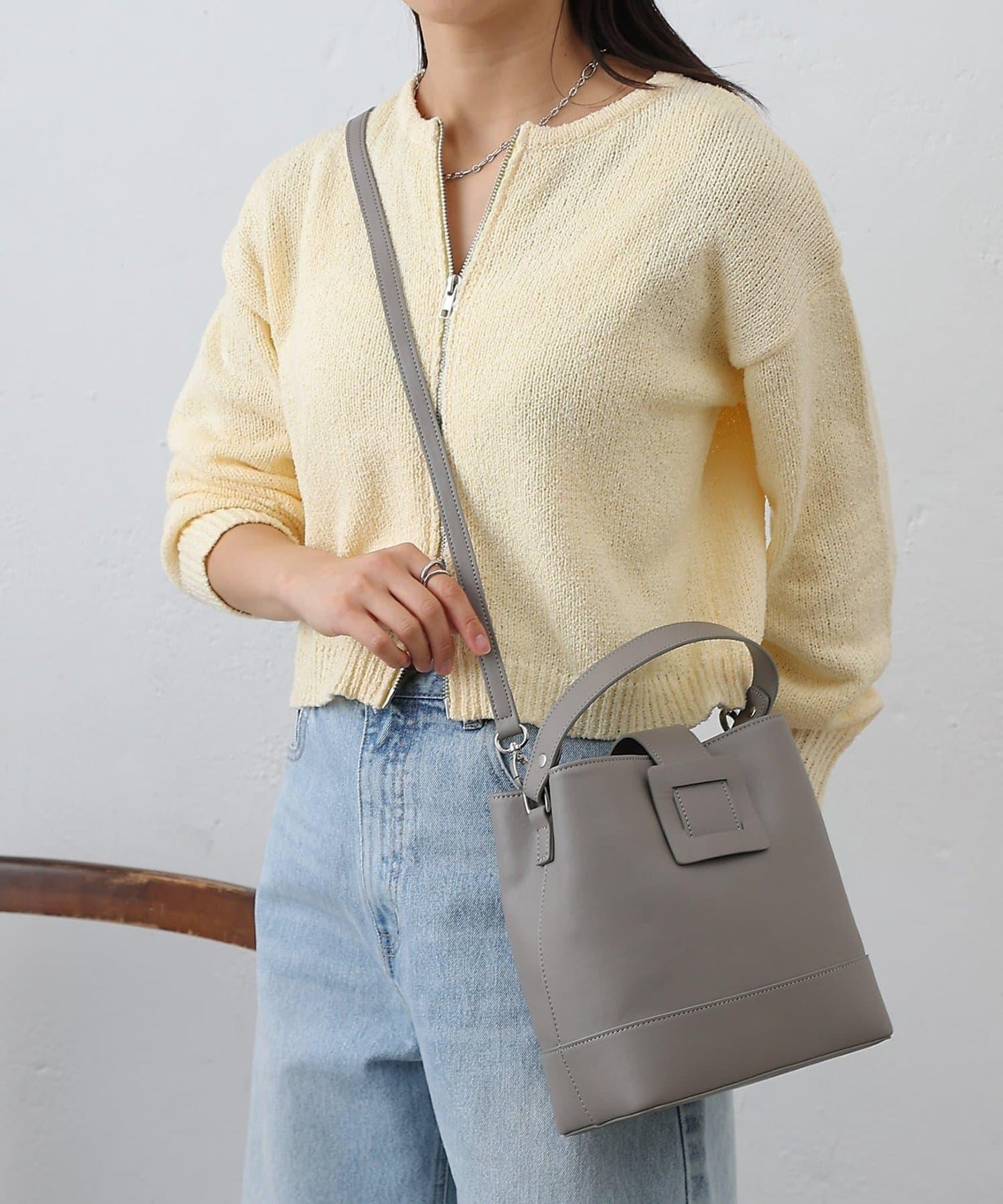 皮帶翻蓋設計水桶包