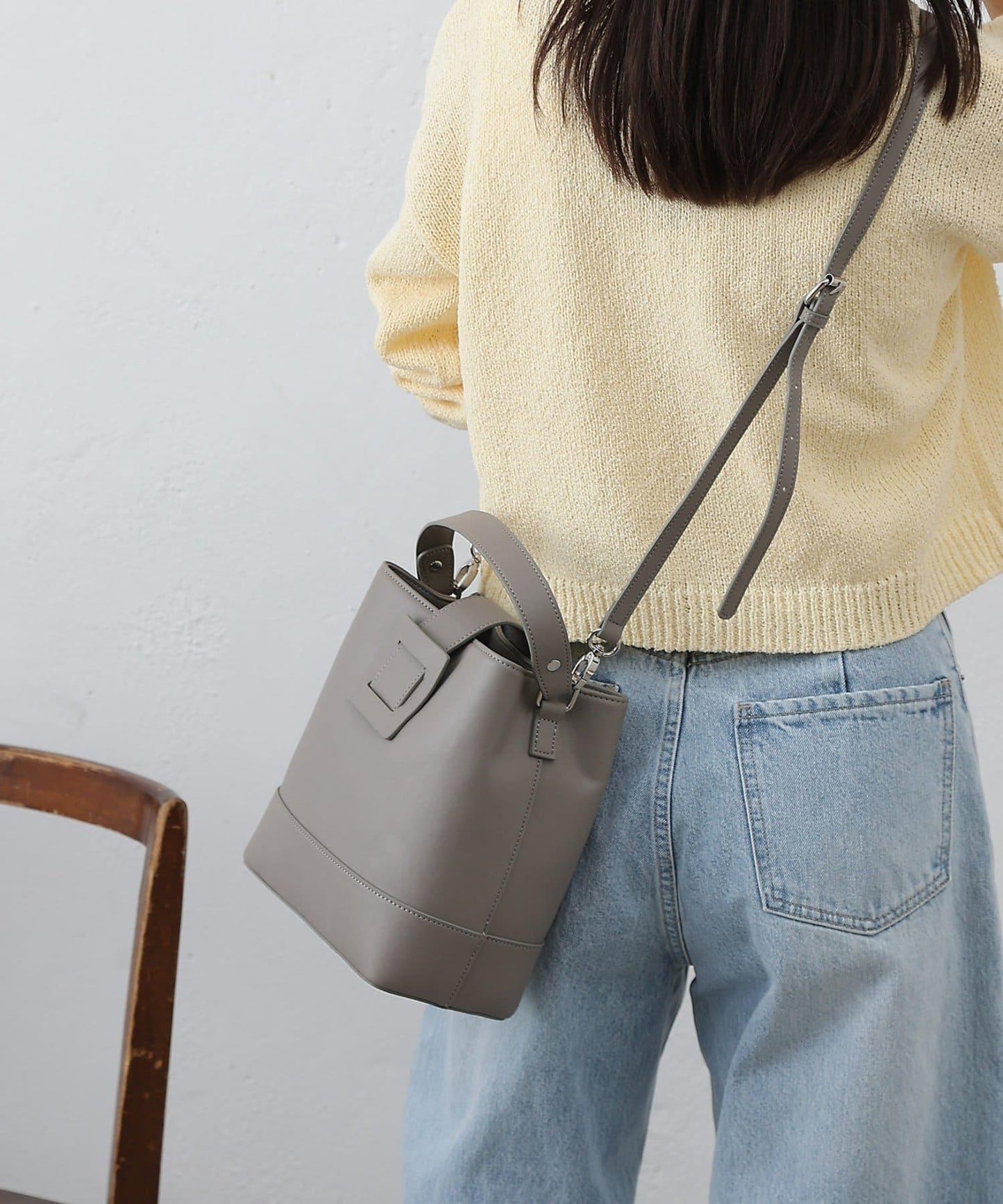 皮帶翻蓋設計水桶包