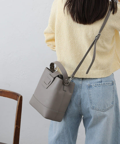 皮帶翻蓋設計水桶包