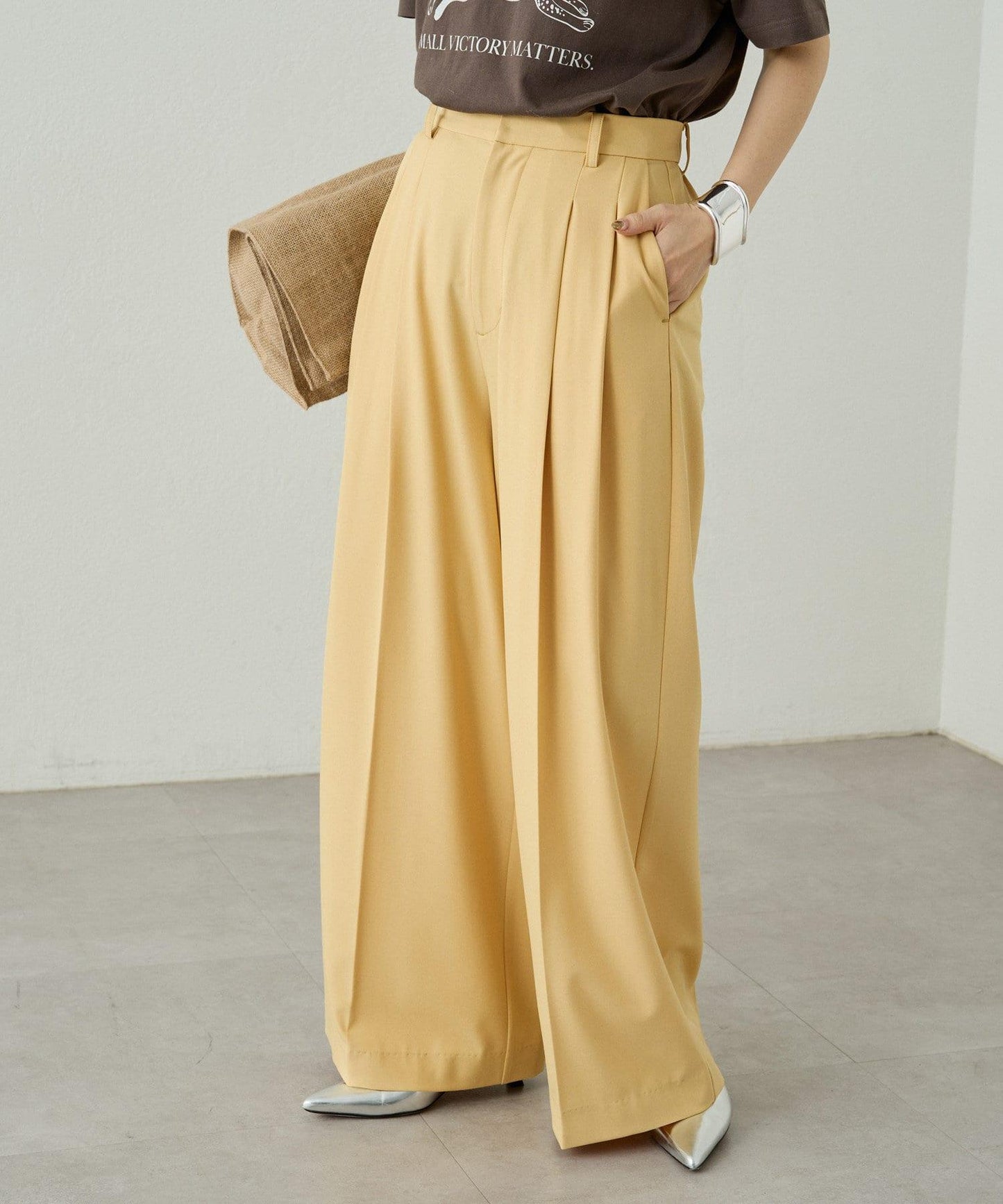 Loungedress 雙褶闊腿褲