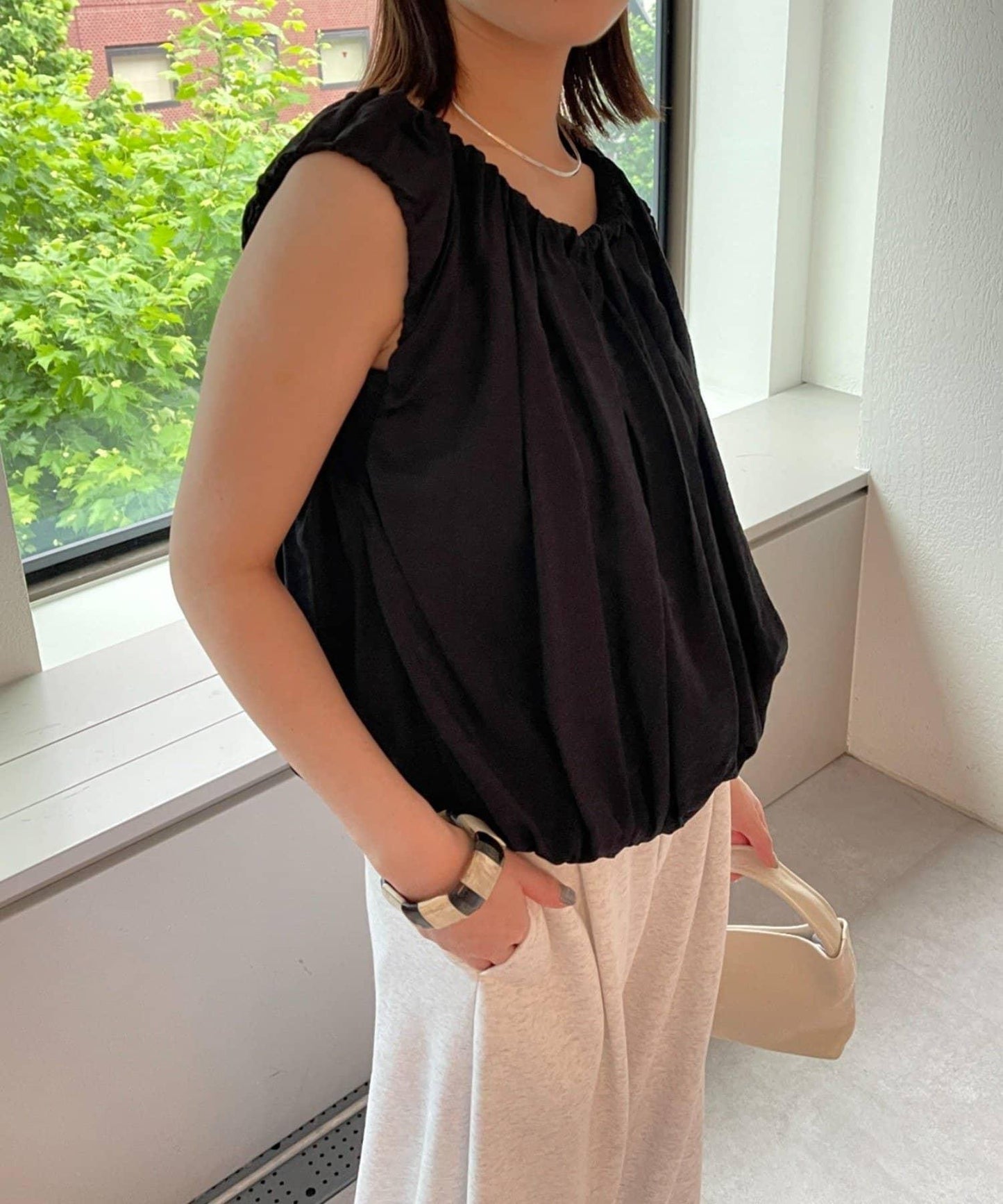 Omekashi 褶皺無袖上衣