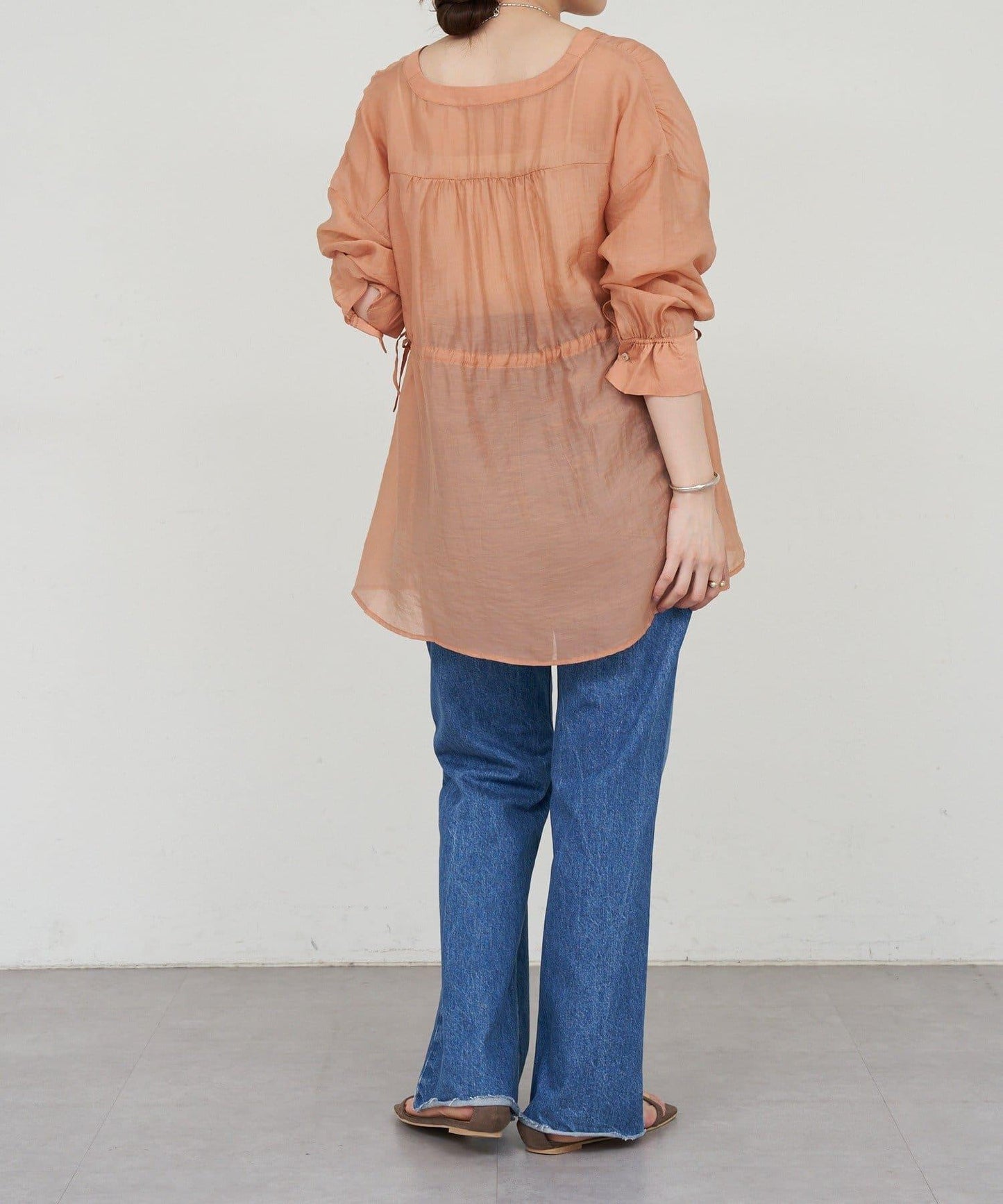 SHENERY 輕透荷葉下襬上衣