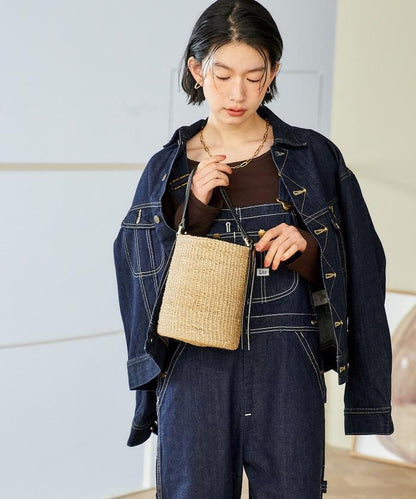 細緻蕉麻桶型單肩包