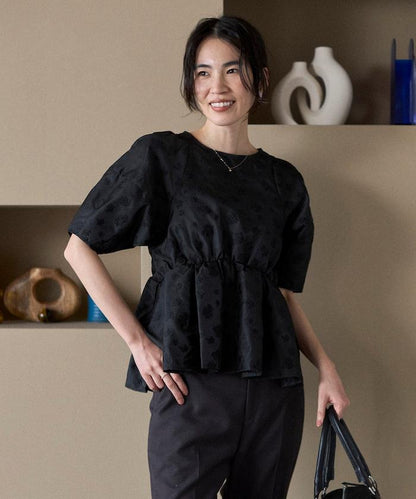 花卉透感提花 蓬袖 荷葉下襬 五分袖 女襯衫