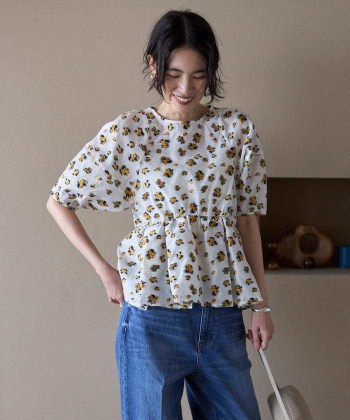 花卉透感提花 蓬袖 荷葉下襬 五分袖 女襯衫