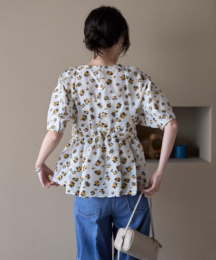 花卉透感提花 蓬袖 荷葉下襬 五分袖 女襯衫